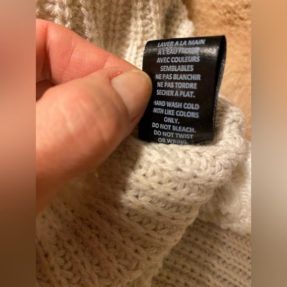 Lily Morgan cold shoulder soft knit high neck sweater size M - Picture 4 of 5